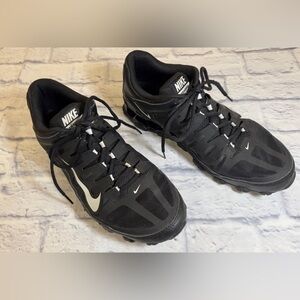Nike Men's Reax Training Black and White Athletic Shoes size 11.